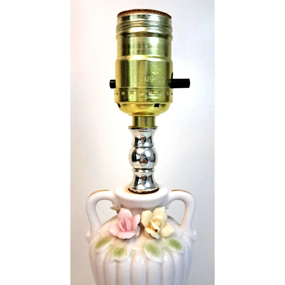 Vtg Japanese Porcelain Table Lamp w/ 3D Embossed Roses 12